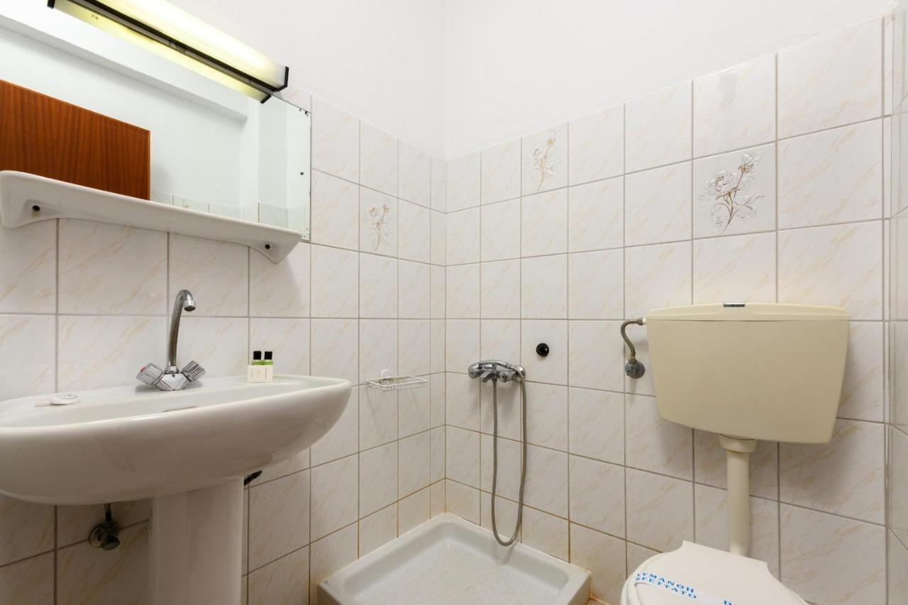 Mary Hotel لايميناس المظهر الخارجي الصورة